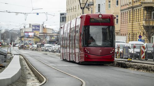 Tram auf der Baustelle am Südring
