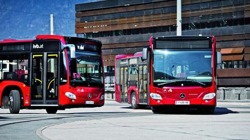 Zwei IVB-Busse Ein gutes Zeugnis