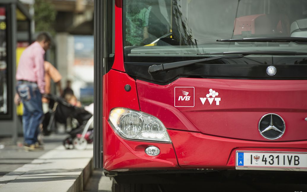 IVB-Bus: Detailansicht von vorne