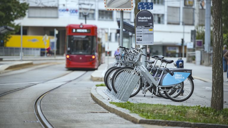 IVB-Tram und Stadtrad (c) IVB/Berger